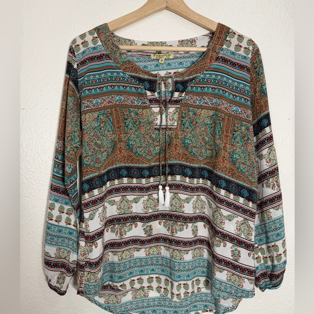 Pineapples Hawaii tunic top with tassels, green, neutral colors size medium